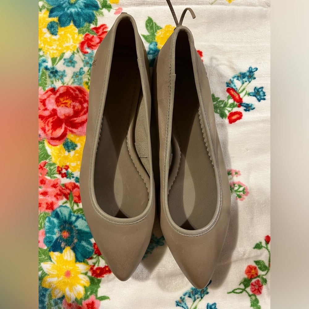 Frye leather flats, size 8.5, ash